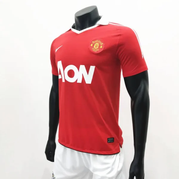 Retro Manchester United 2010/11 Home Jersey - Image 3