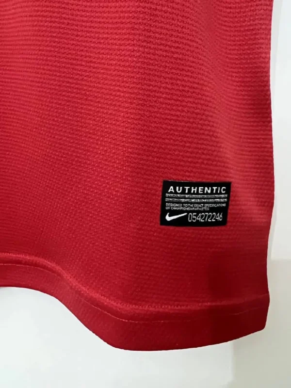 Retro Manchester United 2013/14 Home Jersey - Image 6