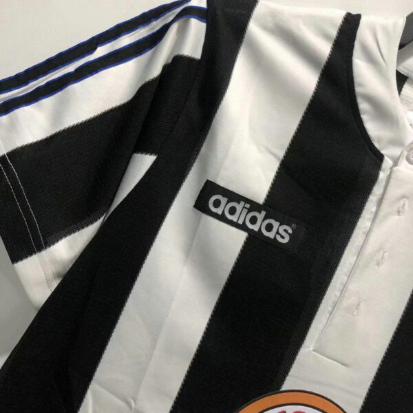 Retro Newcastle United 1995/97 Home Jersey - Image 14