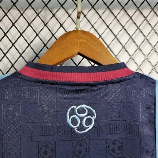 Retro West Ham United 2011 Home Jersey - Image 9