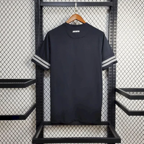 Retro Juventus 2012/13 Away Jersey - Image 2