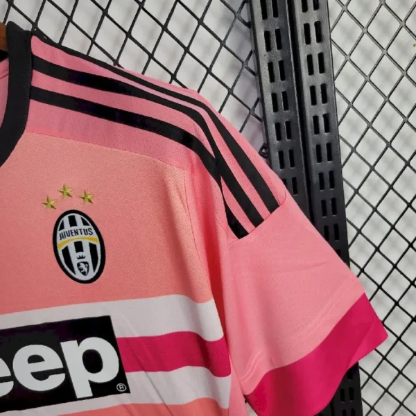 Retro Juventus 2015/16 Away Jersey - Image 4