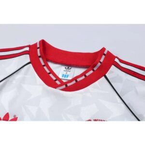 Retro Manchester United 1991 Cup Winners Cup Jersey - Image 8