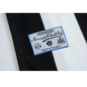 Retro Newcastle United 1995/97 Home Jersey - Image 5