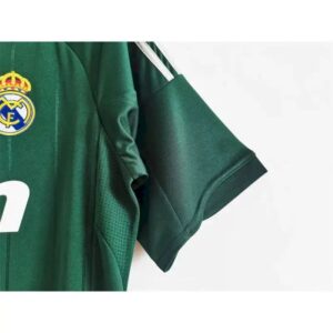 Retro Real Madrid 2012/13 Third Jersey - Image 10