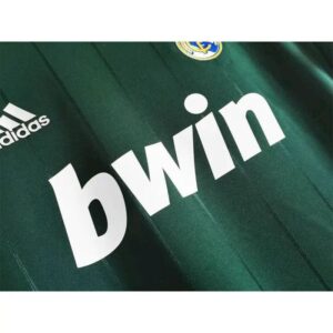 Retro Real Madrid 2012/13 Third Jersey - Image 12