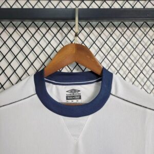 Retro Manchester United 2000/01 Away Jersey - Image 3