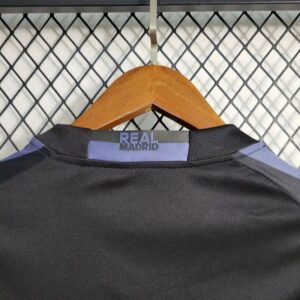 Retro Real Madrid 2016/17 Third Jersey - Image 9