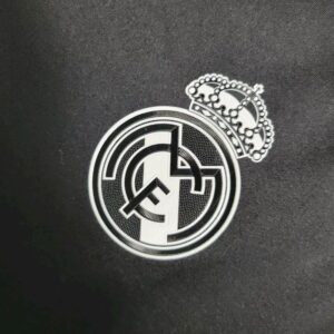 Retro Real Madrid 2016/17 Third Jersey - Image 8