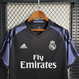 Retro Real Madrid 2016/17 Third Jersey - Image 5