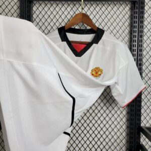 Retro Manchester United 2002/03 Away Jersey - Image 6