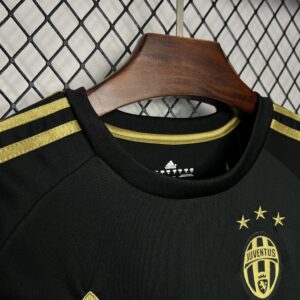 Retro Juventus 2015/16 Third Jersey - Image 6