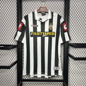 Retro Juventus 2001/02 Home Jersey - Image 8