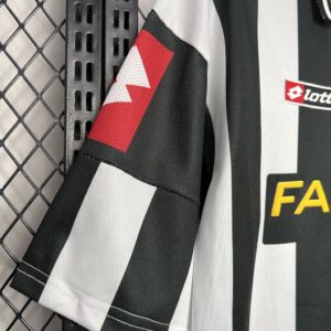 Retro Juventus 2001/02 Home Jersey - Image 6
