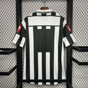 Retro Juventus 2001/02 Home Jersey - Image 2