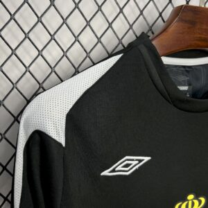 Retro Colo Colo 2006 Away Long Sleeve Jersey - Image 7