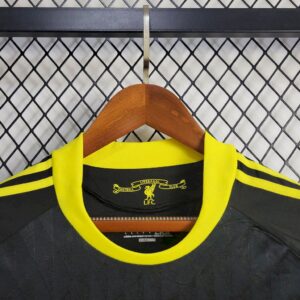 Retro Liverpool 2010/11 Third Jersey - Image 4