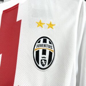 Retro Juventus 2010/11 Away Jersey - Image 9