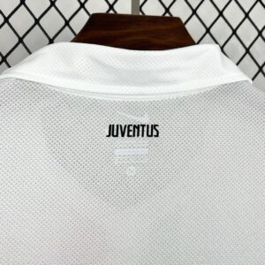 Retro Juventus 2010/11 Away Jersey - Image 3