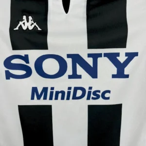 Retro Juventus 1997/99 Home Jersey - Image 5