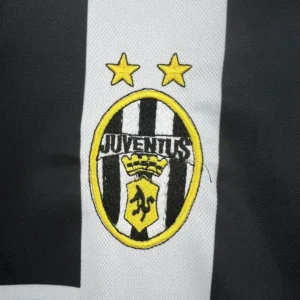 Retro Juventus 1999/00 Home Jersey - Image 6