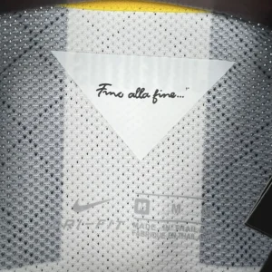 Retro Juventus 2014/15 Home Jersey - Image 3