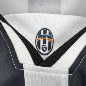 Retro Juventus 1996/97 Home Jersey - Image 7