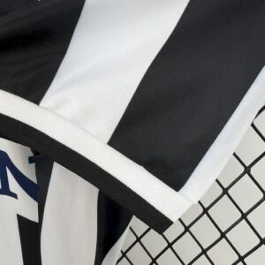 Retro Juventus 1996/97 Home Jersey - Image 3