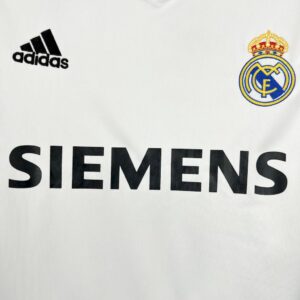 Retro Real Madrid 2005/06 Home Jersey - Image 6
