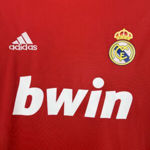 Retro Real Madrid 2011/12 Third Jersey - Image 6