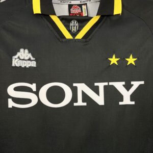 Retro Juventus 1996/97 Third Jersey - Image 6