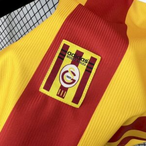 Retro Galatasaray 1999/00 Home Jersey - Image 8