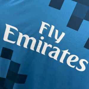 Retro Real Madrid 2017/18 Third Jersey - Image 6