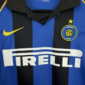 Retro Inter Milan 2001/02 Home Jersey - Image 3