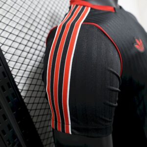 Mens Manchester United 2025/26 Black Terrace Icons Jersey Player Version - Image 3
