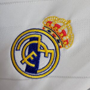 Retro Real Madrid 2017/18 Home Jersey - Image 10