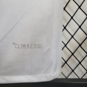 Retro Real Madrid 2017/18 Home Jersey - Image 6