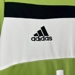 Retro Juventus 2017/18 Third Jersey - Image 6
