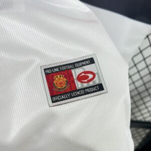 Retro RCD Mallorca 2001/02 Away Jersey - Image 7