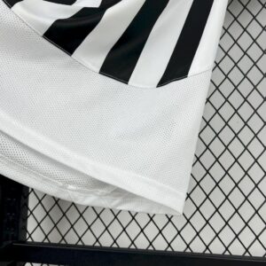 Retro Juventus 2002/03 Home Jersey - Image 3
