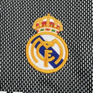 Retro Real Madrid 2002/03 Goalkeeper Jersey - Image 4