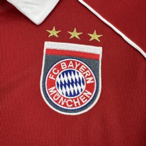 Retro Bayern Munich 2005/06 Home Jersey - Image 8