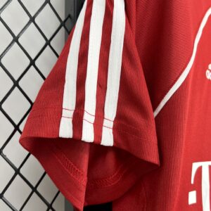 Retro Bayern Munich 2005/06 Home Jersey - Image 7