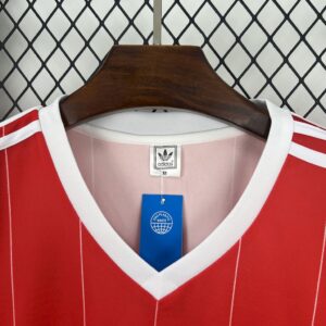 Retro Hamburger SV 1983/84 Away Jersey - Image 7