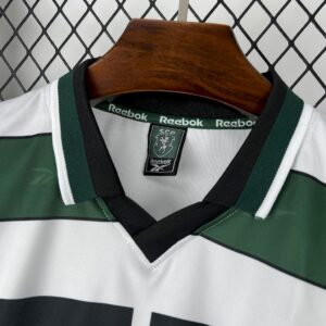 Retro Sporting CP 2000/01 Home Jersey - Image 9