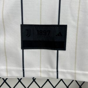 Mens Juventus 2025/26 US Pack Jersey - Image 5