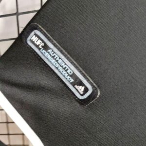 Retro Newcastle United 2001/02 Away Jersey - Image 6