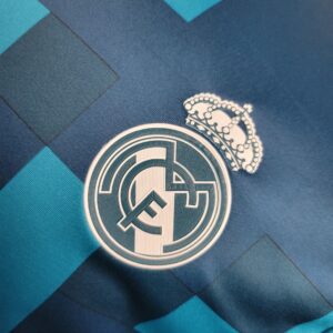Retro Real Madrid 2017/18 Third Long Sleeves Jersey - Image 4
