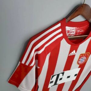 Retro Bayern Munich 2010/11 Home Jersey - Image 3