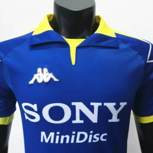 Retro Juventus 1997/98 Thirds Jersey - Image 3